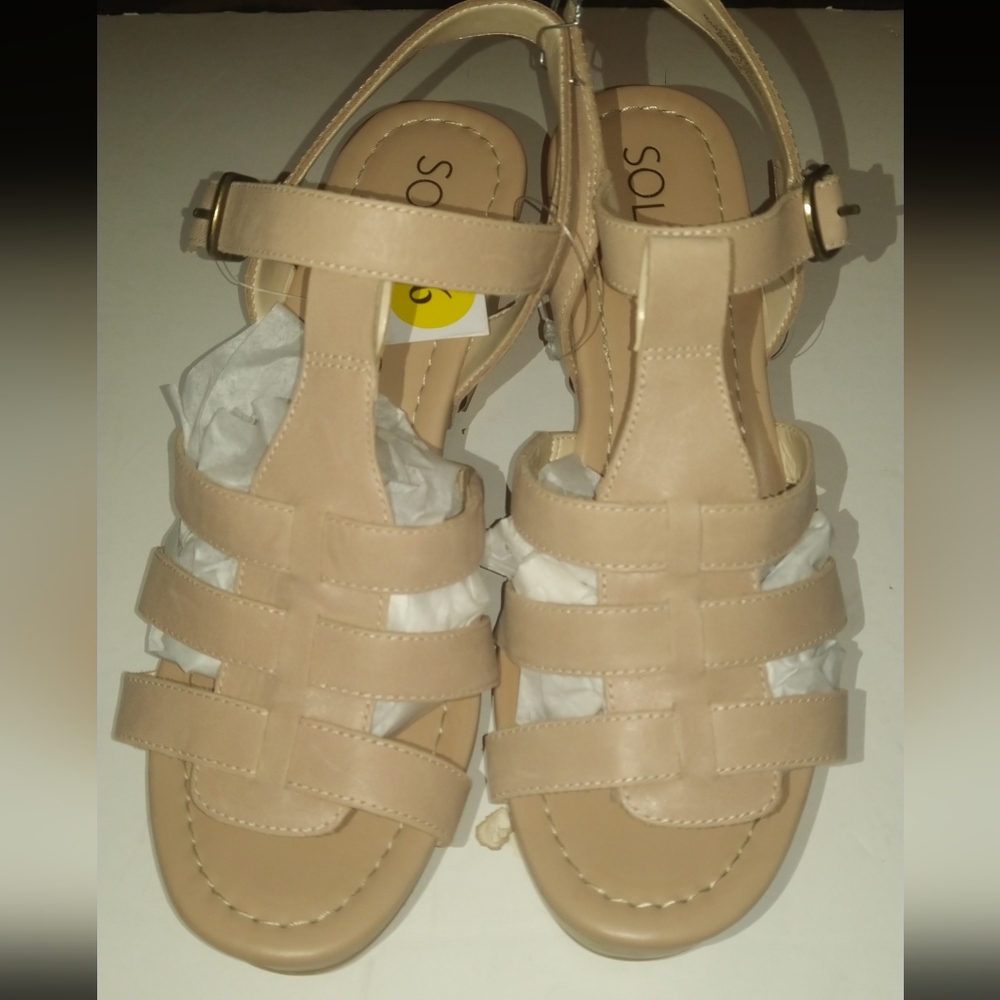 Women's sole society size 9 sandles